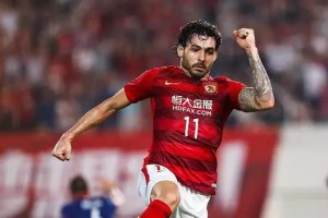  法甲半程最佳阵容，巴黎四将入围引争议  