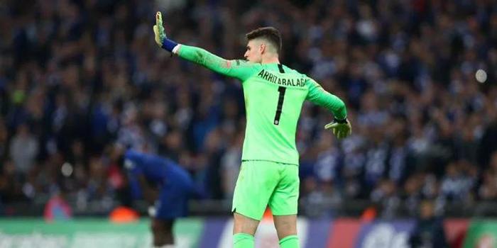  利物浦门将多次神扑零封对手  