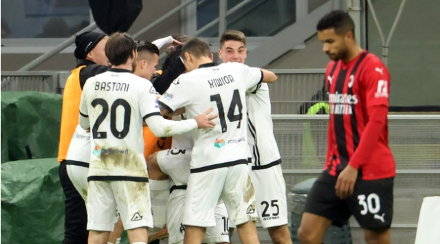  里昂客场绝杀掀翻领头羊爆冷门  