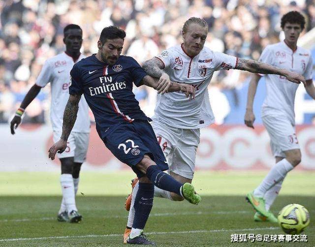  摩纳哥锋线哑火，主场憾平洛里昂  